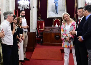 El propio Óscar Torres estuvo en el saludo de la Corporación al consejero / FOTO: Eulogio García