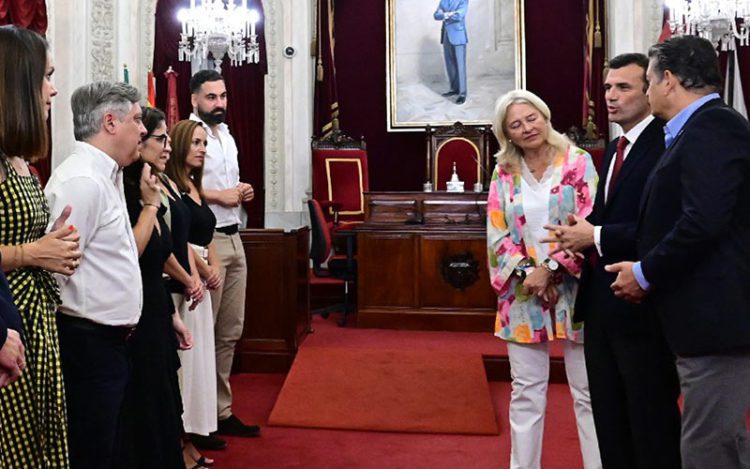 El propio Óscar Torres estuvo en el saludo de la Corporación al consejero / FOTO: Eulogio García