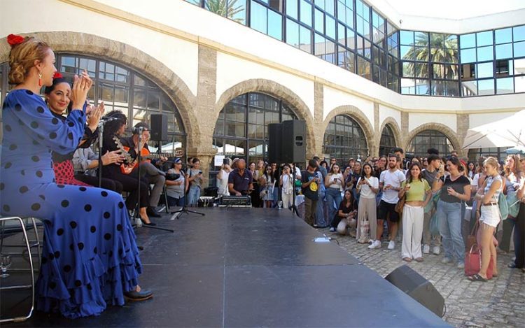 En la recepción no ha faltado una actuación flamenca / FOTO: UCA