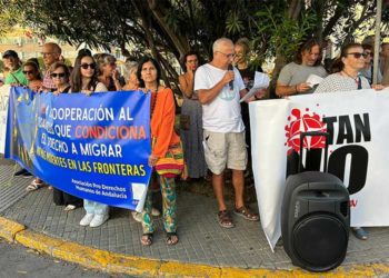 Un momento de la lectura del manifiesto / FOTO: Apdha