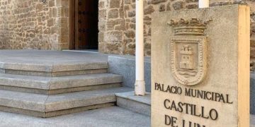 Entrada al Castillo de Luna, sede del Ayuntamiento / FOTO: Ayto.