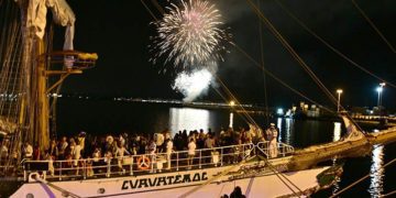Fuegos en una de las noches de la Gran Regata / FOTO: Eulogio García