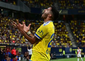 Maxi Gómez lamentándose tras una medio ocasión / FOTO: Eulogio García