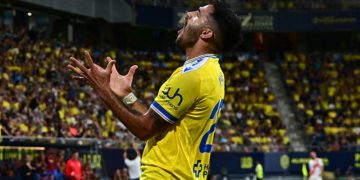 Maxi Gómez lamentándose tras una medio ocasión / FOTO: Eulogio García