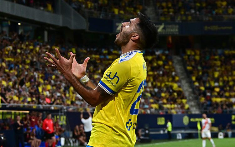 Maxi Gómez lamentándose tras una medio ocasión / FOTO: Eulogio García