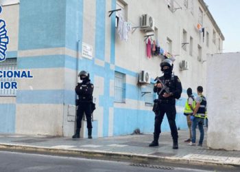 Operativo policial durante uno de los registros / FOTO: Policía Nacional