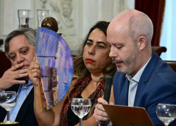 El concejal José Ramón Ortega interviniendo en el pleno / FOTO: Eulogio García