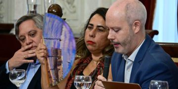 El concejal José Ramón Ortega interviniendo en el pleno / FOTO: Eulogio García
