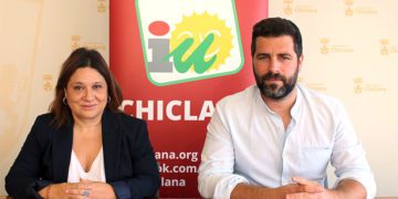 Los dos concejales de IU en rueda de prensa / FOTO: IU