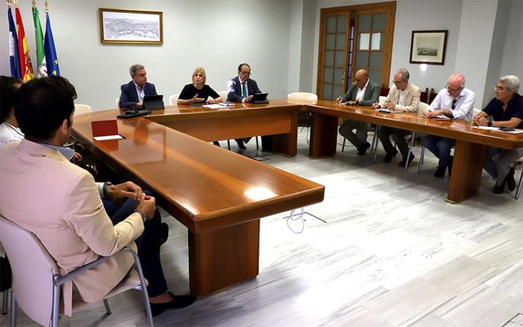 Un momento de la reunión celebrada en el Ayuntamiento / FOTO: Ayto.