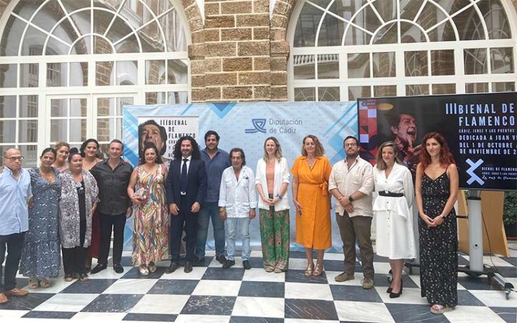 Presentando la cita flamenca en el patio del Palacio Provincial / FOTO: Diputación