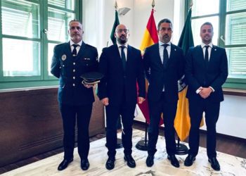 Firmes junto al nuevo Intendente / FOTO: Ayto.