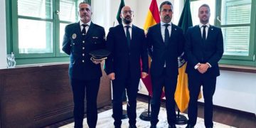 Firmes junto al nuevo Intendente / FOTO: Ayto.