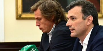 El alcalde junto al edil de Asuntos Sociales en una rueda de prensa / FOTO: Eulogio García