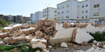 El pasado febrero se derribaban las últimas casitas de la parcela / FOTO: Eulogio García