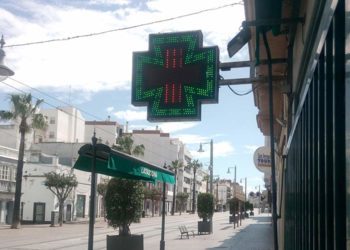 Una de las farmacias en plena calle Real / FOTO: DBC