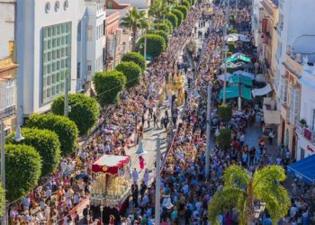 Una de las estampas que dejó la Magna al paso por la calle Real / FOTO: Ayto.