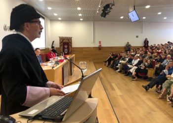 Interviniendo en el acto inaugural del curso / FOTO: UCA