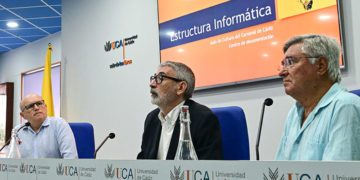 Presentando la nueva herramienta / FOTO: Eulogio García