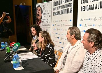 Presentando la muestra y los espectáculos en La Merced / FOTO: Eulogio García