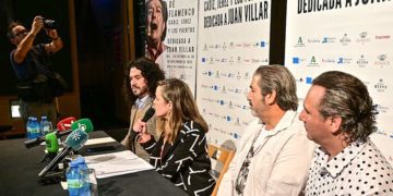 Presentando la muestra y los espectáculos en La Merced / FOTO: Eulogio García