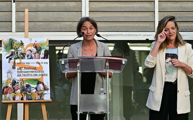 La directora artística del FIT en la pasada presentación del programa / FOTO: Eulogio García