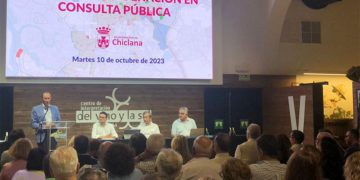 El alcalde interviniendo durante el acto público / FOTO: Ayto.