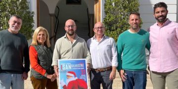 Presentando el cartel de la prueba / FOTO: Ayto.
