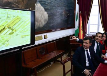 El consejero desvela sus pretensiones sobre plano / FOTO: Eulogio García