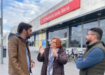 Reunidos a las puertas de la estación portuense / FOTO: IU