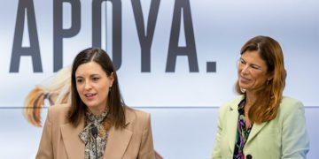 La concejala de Mujer junto a la alcaldesa / FOTO: Ayto.