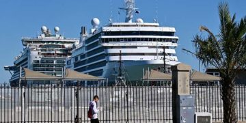 Jornada con varios cruceros coincidiendo en el muelle / FOTO: Eulogio García