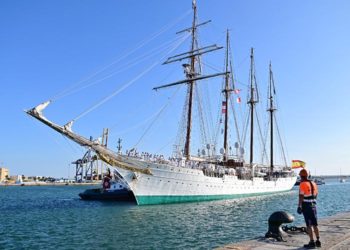 Entrando en el puerto gaditano el pasado julio / FOTO: Eulogio García