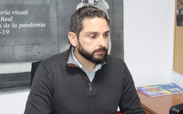 José Alfaro concentrado en su despacho / FOTO: Ayto.