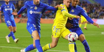 Roger Martí intentándolo en el primer tiempo / FOTO: Cádiz CF