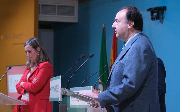 Mantell, en el debate celebrado junto a Mosquera días atrás / FOTO: Eulogio García