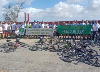 Posado de los participantes en la última marcha / FOTO: Ecologistas en Acción