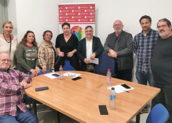 Reunidos en la sede de la federación vecinal / FOTO: PSOE
