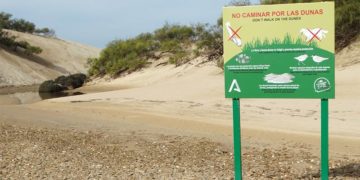 Cartel de advertencia en la Punta del Boquerón / FOTO: Junta