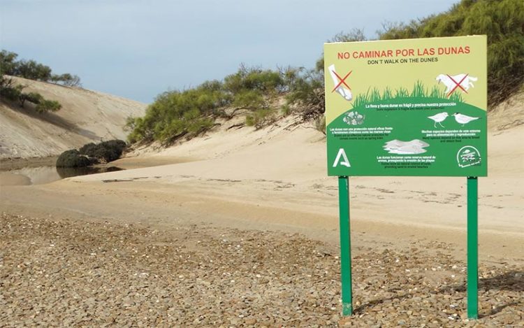 Cartel de advertencia en la Punta del Boquerón / FOTO: Junta