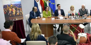 Desvelando novedades de la próxima Navidad jerezana / FOTO: Ayto.
