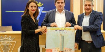 Desvelando el cartel asociado al concurso cadista / FOTO: Cádiz CF