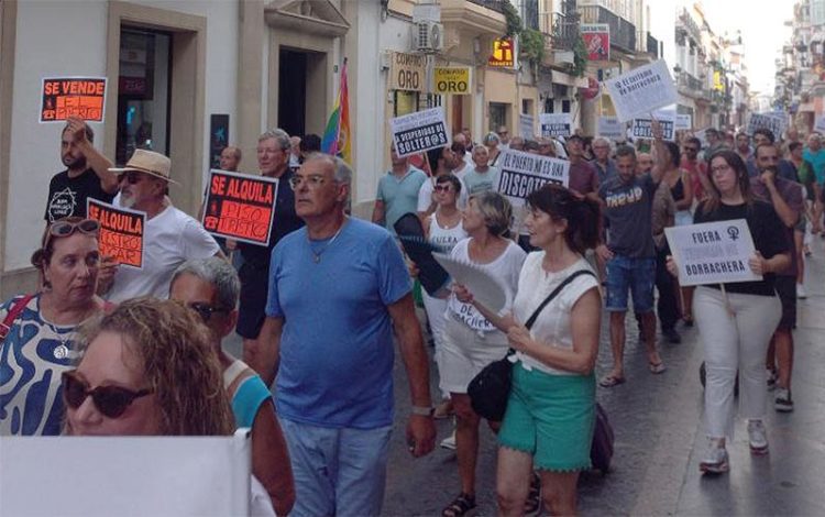 Manifestación contra el turismo de borrachera celebrada en verano / FOTO: Las Tres Rosas