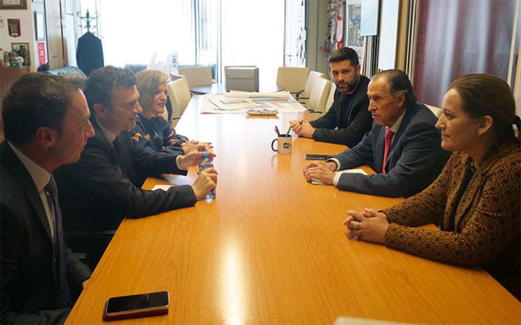 Reunidos en el despacho de Alcaldía chiclanero / FOTO: Ayto.