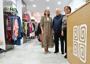 La nueva tienda solidaria en el centro de Cádiz / FOTO: Eulogio García