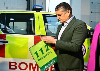 El consejero de la Presidencia en un acto en el Parque de Bomberos de Cádiz / FOTO: Eulogio García