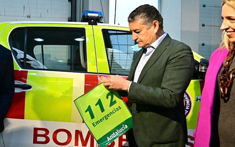 El consejero de la Presidencia en un acto en el Parque de Bomberos de Cádiz / FOTO: Eulogio García