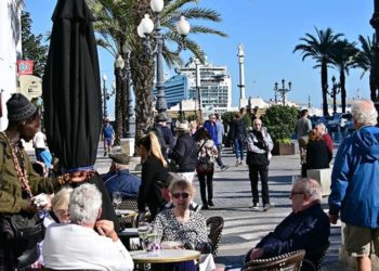 Mañana con un crucero en el muelle, este mismo diciembre / FOTO: Eulogio García