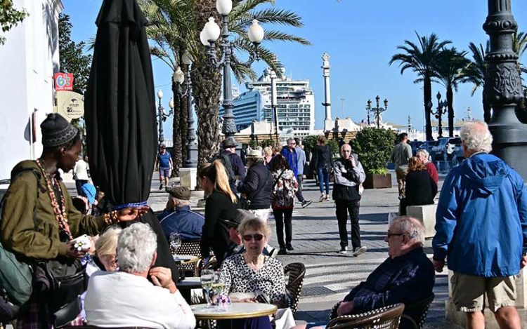 Mañana con un crucero en el muelle, este mismo diciembre / FOTO: Eulogio García