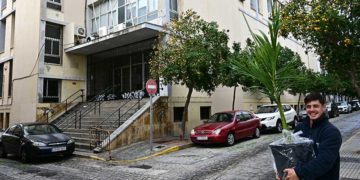 Entrada principal a la antigua ESI / FOTO: Eulogio García